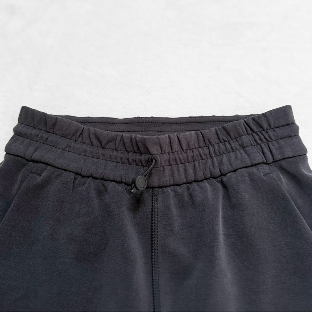 Lululemon Softstreme High-Rise Pant *Short – Black – Size 0 - Picture 6 of 9
